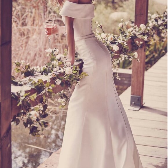 Off-the-Shoulder Mikado Trumpet Wedding Dress (size 8) by David's Bridal Collect - Picture 5 of 10